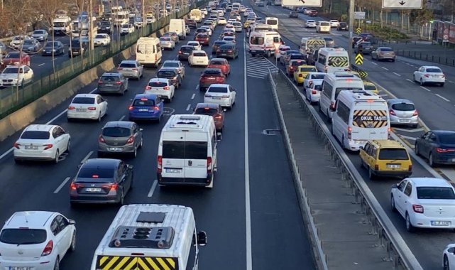 İstanbul Valiliği’nden okulların ilk gününde saat düzenlemesi