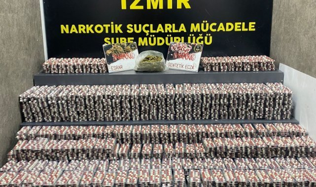 İzmir'de bir adreste 55 bin uyuşturucu nitelikli hap ele geçirildi
