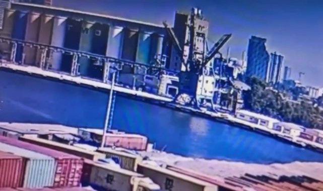 İzmir'de manevra yaptığı sırada denize düşen aracın sürücüsü öldü
