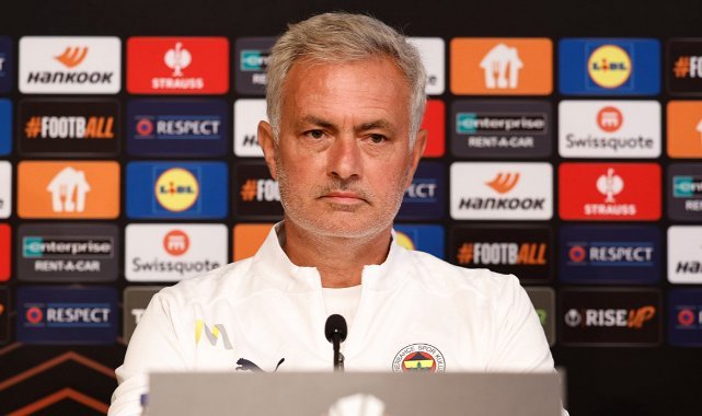Jose Mourinho: "24 yıllık futbol kariyerimde hiçbir zaman basın toplantısından kaçmadım"