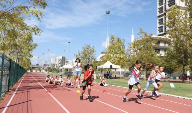 Karşıyakalı çocuklar atletizm şenliğinde buluştu