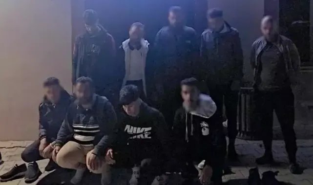 Kırklareli'de polisten kaçan araçta 9 kaçak göçmen yakalandı