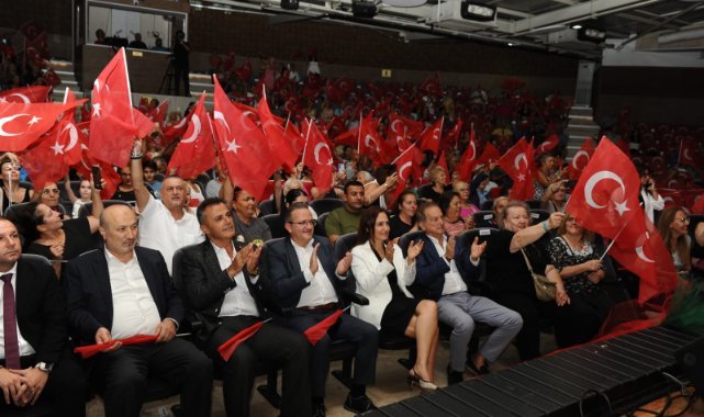 Kurtuluşun notaları Karşıyaka’da yankılandı