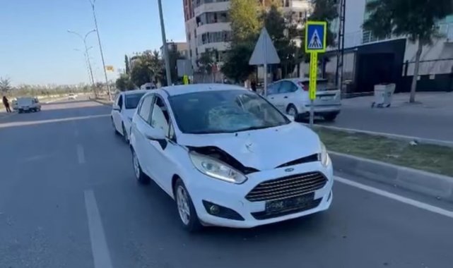 Otomobilin çarptığı kadın hayatını kaybetti