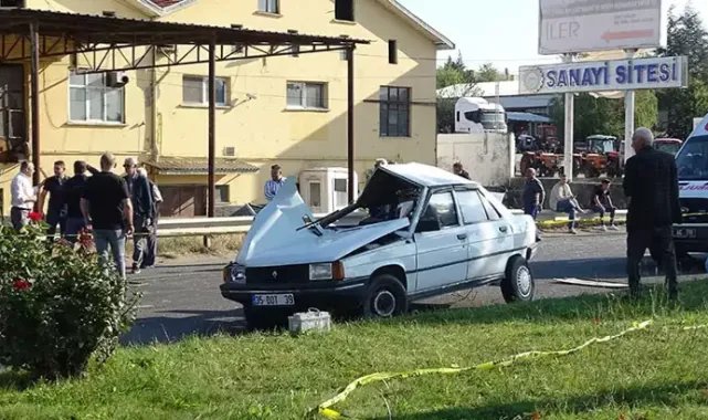 Servis otobüsü otomobile çarptı: 1 ölü, 9 yaralı
