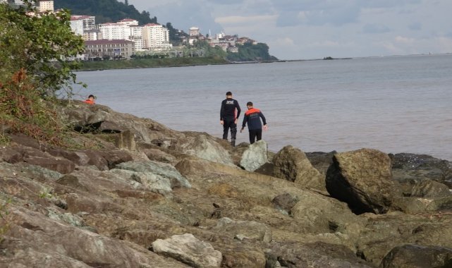Trabzon’un Sürmene ilçesinde selde kaybolan işitme engelli şahsı arama çalışmaları sürüyor