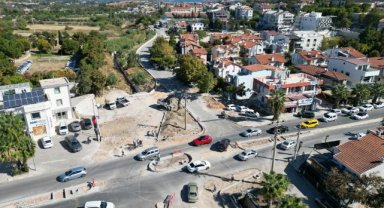 Urla Belediyesi, Erdoğan Ker Caddesi'nde Kavşak ve Yol Düzenlemesi Yapıyor