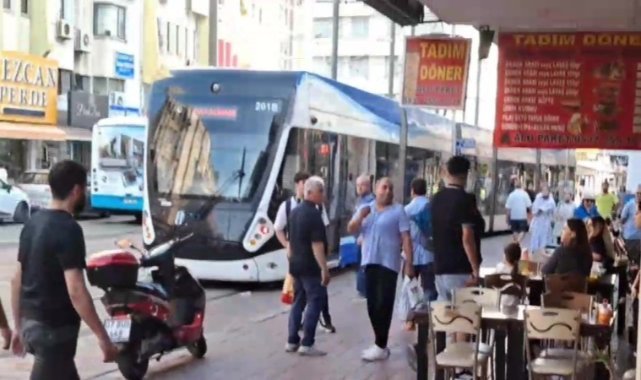 Vatman ile tartıştı, ayırmaya gelen esnafın peşinden bıçakla gitti