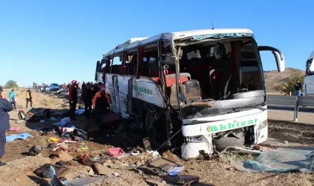 Aksaray'da tur otobüsünün devrildiği kazada 19 kişi, taburcu oldu