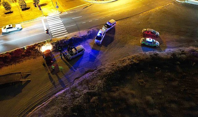 Alkollü sürücü hem aracı hem de arkadaşını bırakıp kaçtı