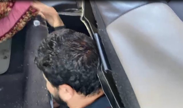 Arka koltuğun altından kaçak göçmenler çıktı
