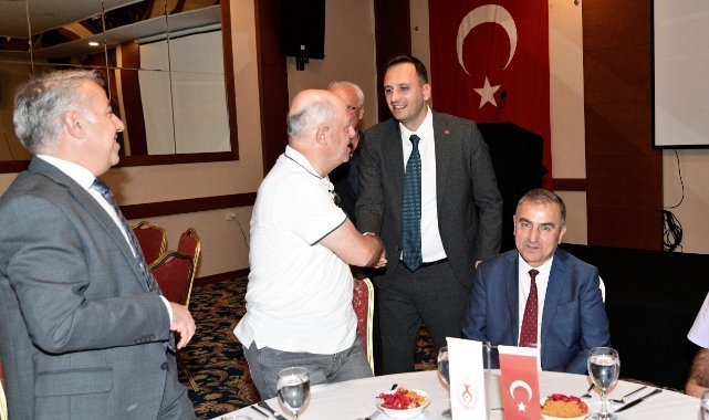 Başkan Eşki EKAF’ın gönül sofrasında konuştu
