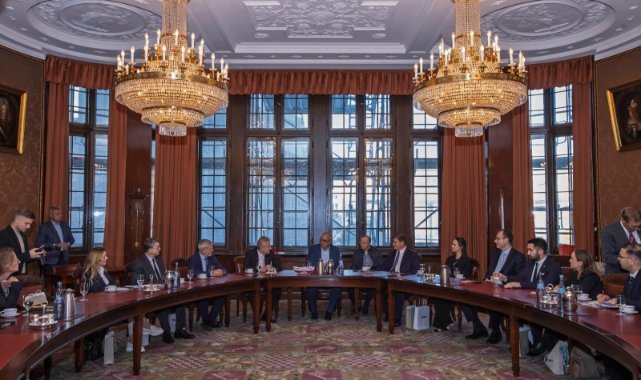 Başkan Tugay ve İzmir heyeti Almanya’da önemli temaslarda bulundu: İzmir-Bremen hattında ticaret-bilim-kültür zirvesi