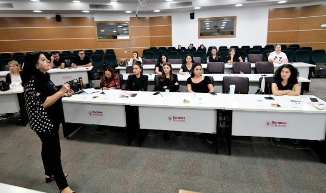 Bornova’da çalışanlara Toplumsal Cinsiyet Eşitliği Semineri
