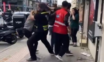 Bursa’da kuryelerin sopalı yumruklu kavgası