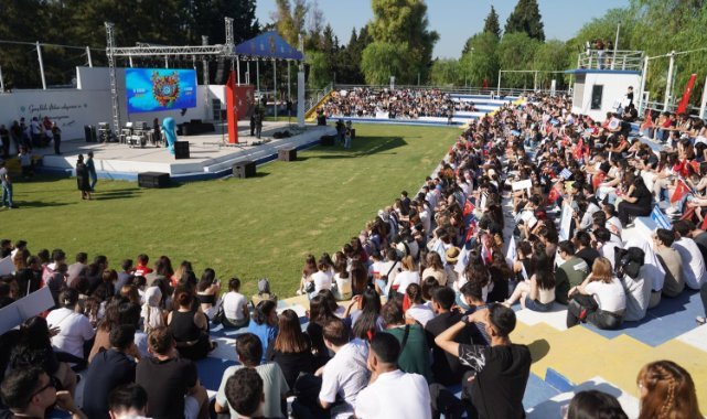 Egeli öğrenciler yeni akademik yıla şenlikle “Merhaba” dedi