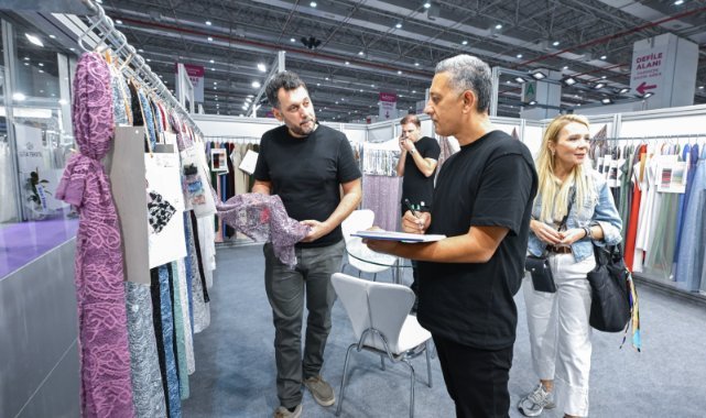 Fashion Prime podyumunda kumaşların dansı
