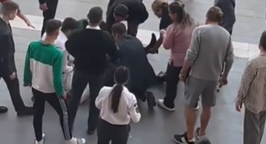 Hilltown AVM'de 15 yaşındaki çocuklar güvenliği bıçakladı