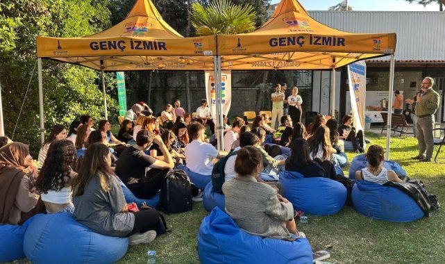 İzmir'de gençlerin “deneyim yolculuğu" başladı