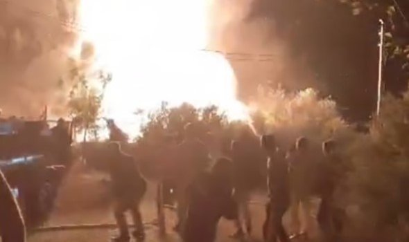 İzmir'de yangın anında korkutan patlama