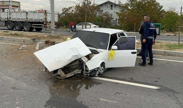 Kontrolden çıkan Tofaş hurdaya döndü: 1 yaralı