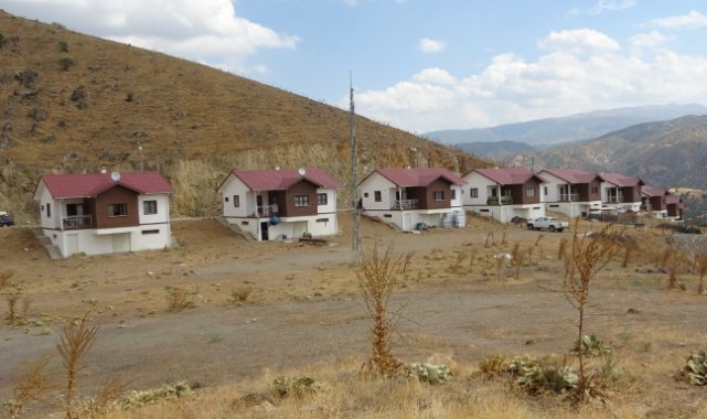 Malatya'nın Pütürge ile Doğanyol ilçelerinde afetin izleri tamamen silindi