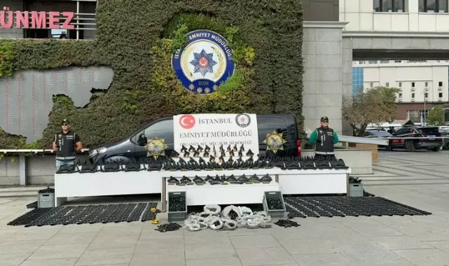 Pendik’te rezidans dairesine kaçak silah operasyonu: 9 gözaltı