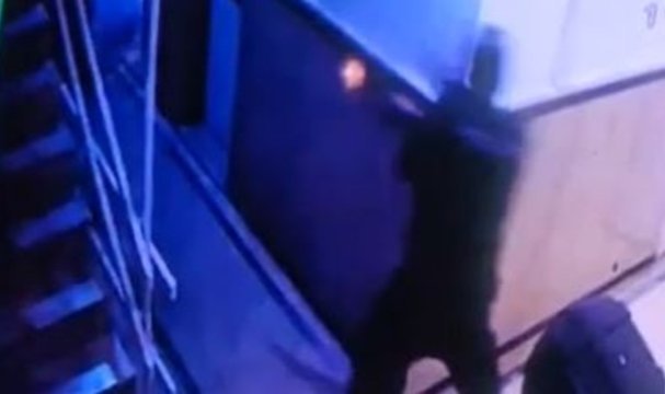 Polisle şüpheliler arasında çatışma çıktı