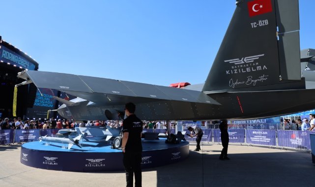 TEKNOFEST kapılarını açtı gençler teknolojiye akın etti