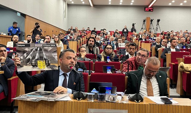 AK Parti Grup Sözcüsü Nail Kocabaş ''İzmir'de yürümeyen merdivenler, CHP'li yönetimin iflas eden vizyonunun simgesi!''