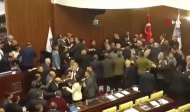 Ankara Büyükşehir Belediye Meclis Toplantısı’nda konser gerginliği