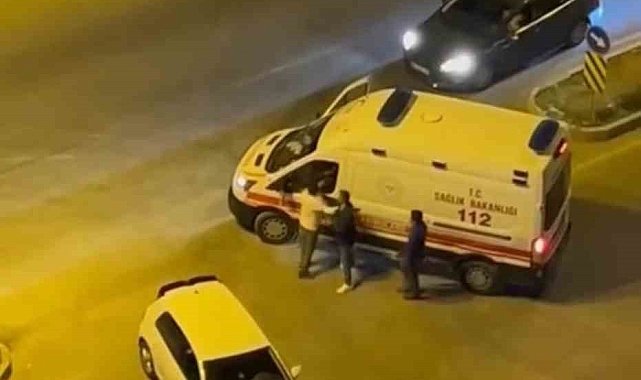 "Beni tanıyor musun?" diyerek ambulansın camını yumrukladı
