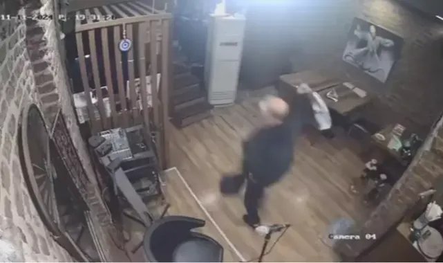 Beyoğlu’nda restoranda palalı dehşet; Mülk sahibi baskın yapıp kadına saldırdı