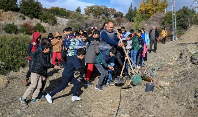 Bornova’da 24 Kasım hediyesi