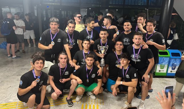 Egeli 15 milli sporcu, Sualtı Ragbisi Avrupa Şampiyonası’nda ay- yıldızlı formayla mücadele etti