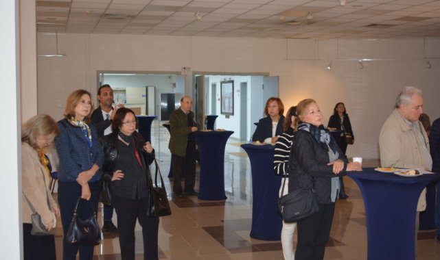 EÜ’de “Mavinin Ellibir Tonu” resim sergisi sanatseverlerle buluştu