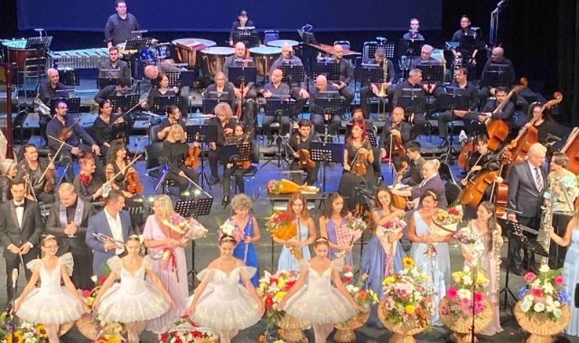 EÜ DTMK Müdürü Prof. Dr. Özge Gülbey’in bestesi Bulgaristan’da prömiyer yaptı