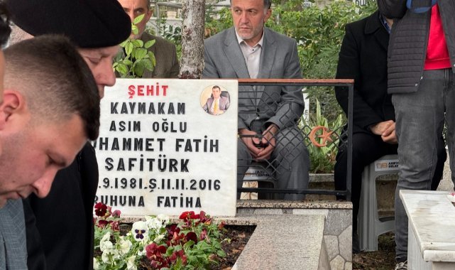 Görevi başında şehit edilen Kaymakam Safitürk, vefatının 8’inci yılında kabri başında anıldı