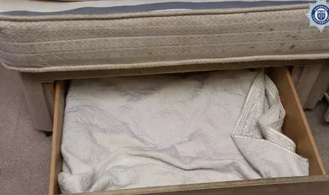 İngiltere’de kızını 3 yaşına kadar çekmecede saklayan anne 7,5 yıl hapis cezasına çarptırıldı