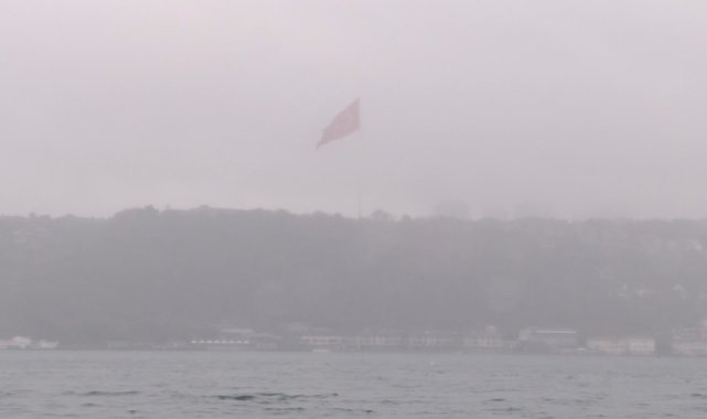 İstanbul Boğazı sise gömüldü