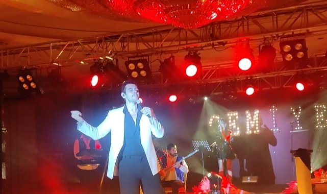 İzmir'de Cem Belevi rüzgarı esti