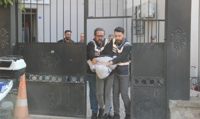 İzmir'de çocuğunun boynuna bıçak dayayan baba tutuklandı
