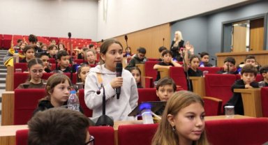 İzmir’de çocukların da meclisi var