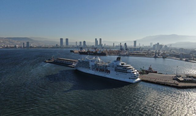İzmir’e kruvaziyer gemisiyle 10 ayda 150 bin yolcu geldi