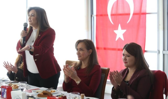 İzmir’in güçlü kadınları Karşıyaka’da buluştu