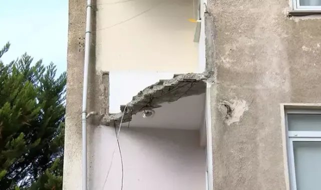 Kartal'da balkonu çöken bina mühürlenerek boşaltıldı