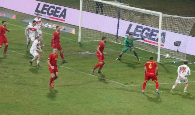 Milliler, A Ligi için play-off oynayacak