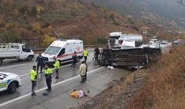 Osmaniye’de yolcu minibüsü devrildi: 6 kişi yaralandı