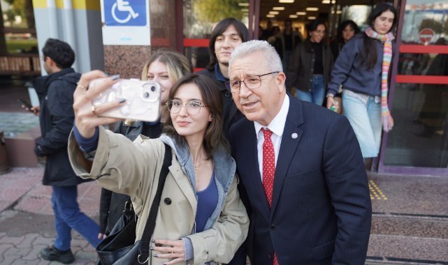 Rektör Prof. Dr. Budak sınavlara hazırlanan öğrencileri ziyaret etti