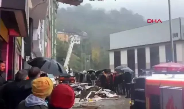 Rize'de heyelan: 1 ölü, 2 bina tahliye edildi